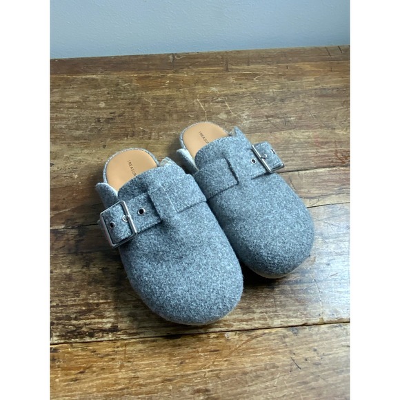 Treasure & Bond Clogs‎ - Picture 1 of 5